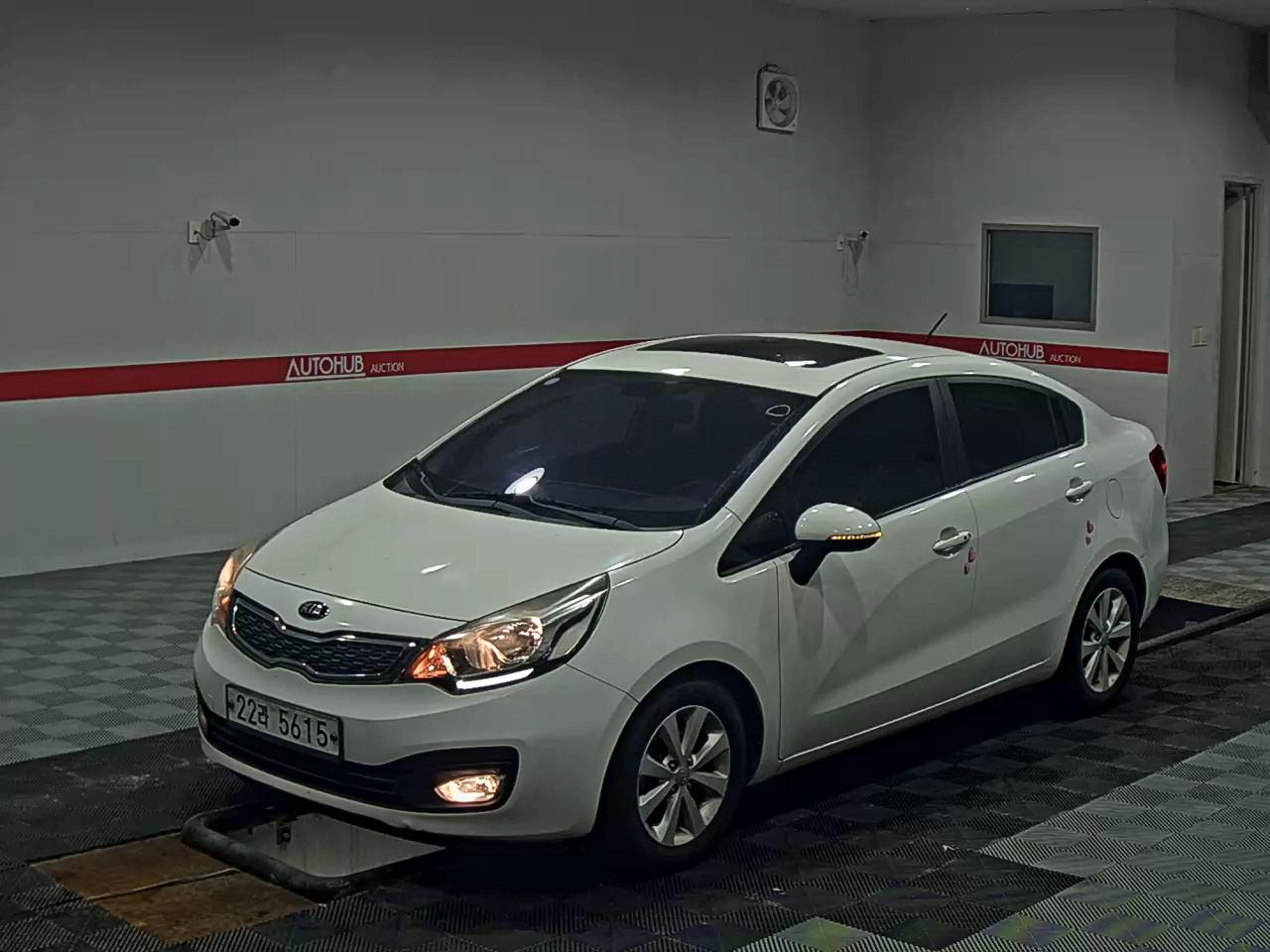 KIA PRIDE 4-DOOR MPI