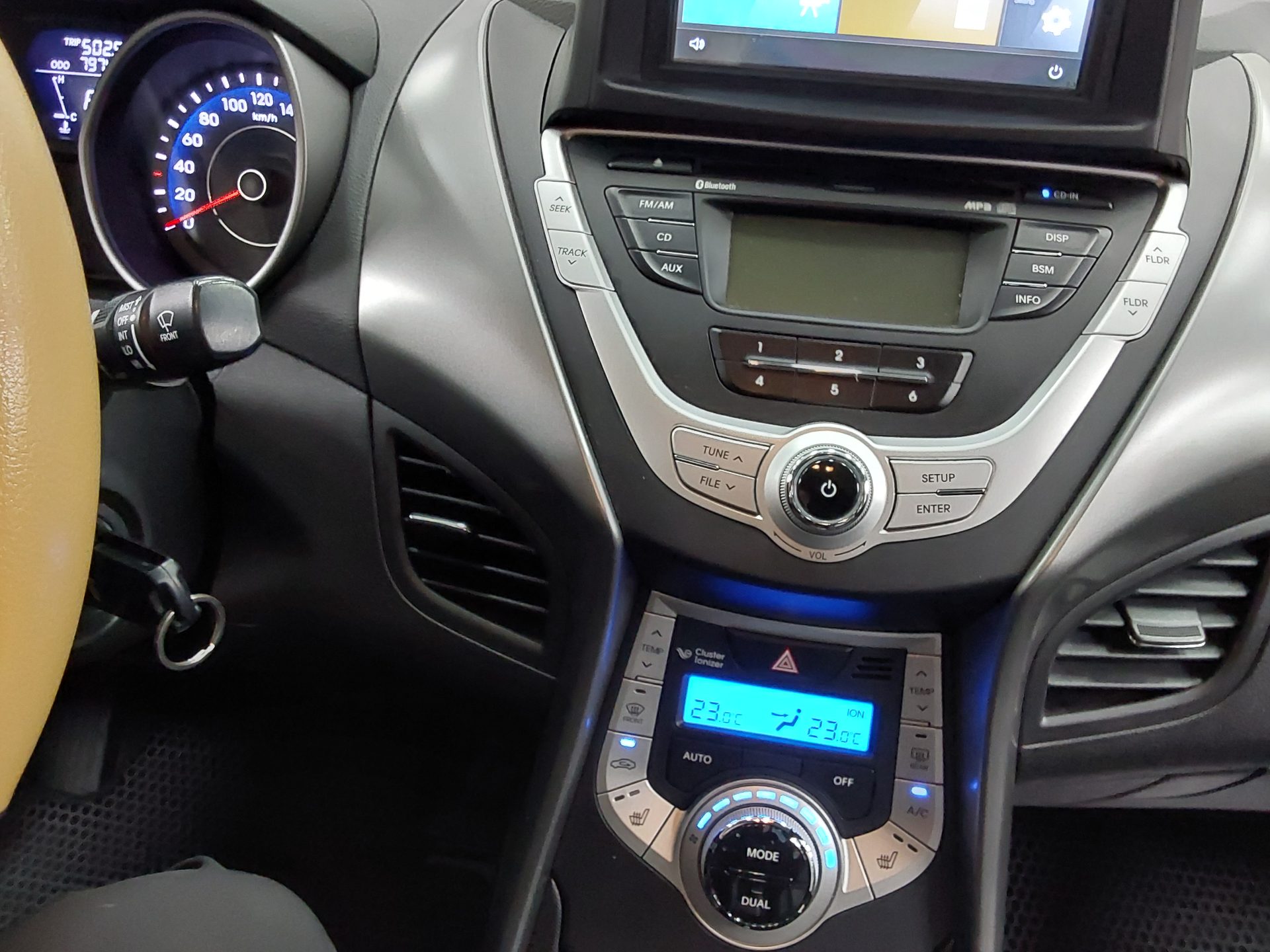 2011 - hyundai avante