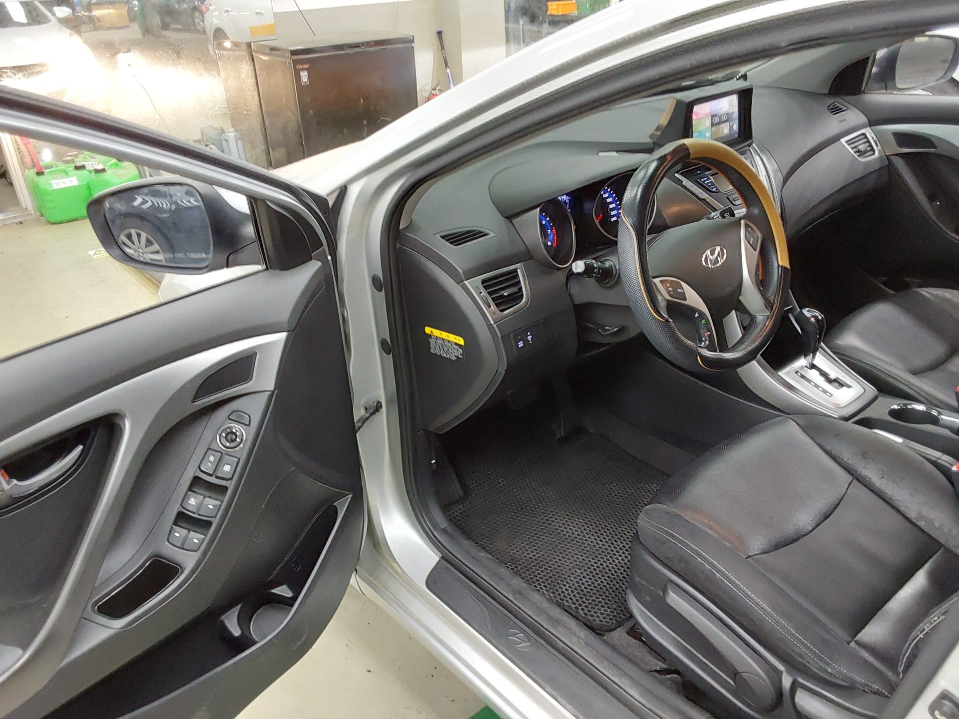 2011 - hyundai avante
