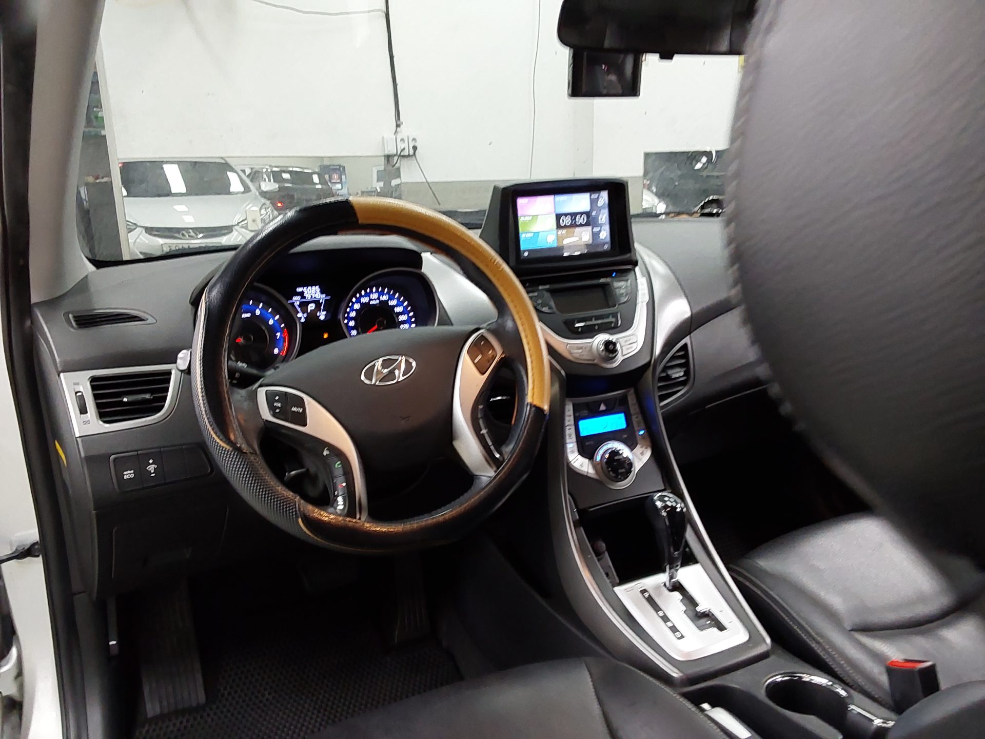 2011 - hyundai avante