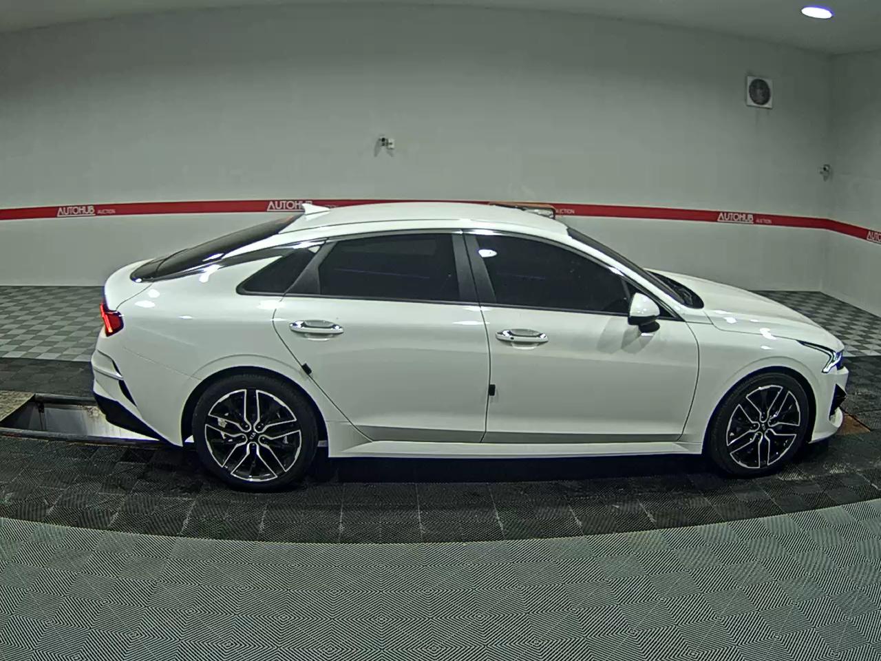 2021 - kia k5