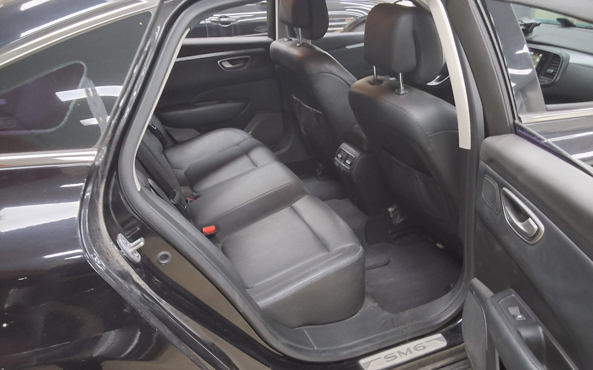 2016 - renault sm6