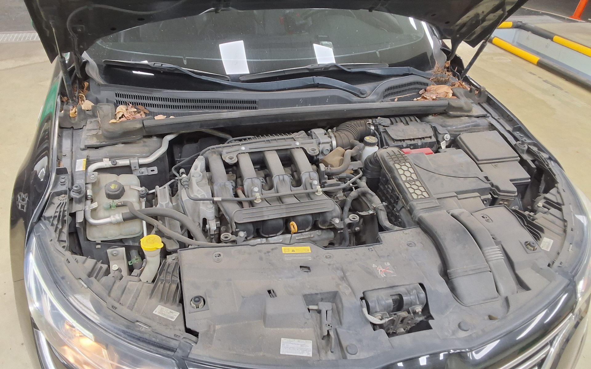 2016 - renault sm6