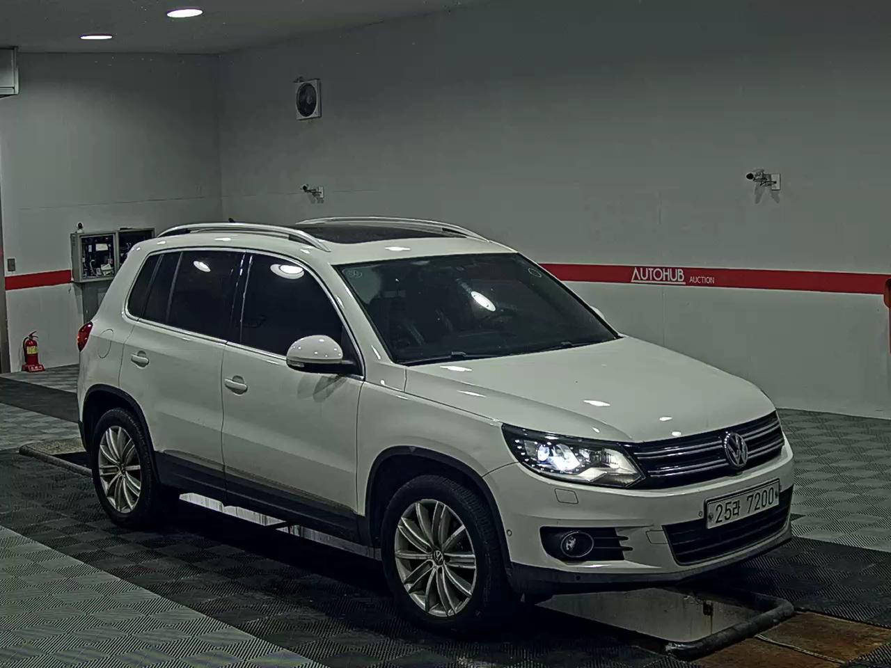 2012 - volkswagen tiguan
