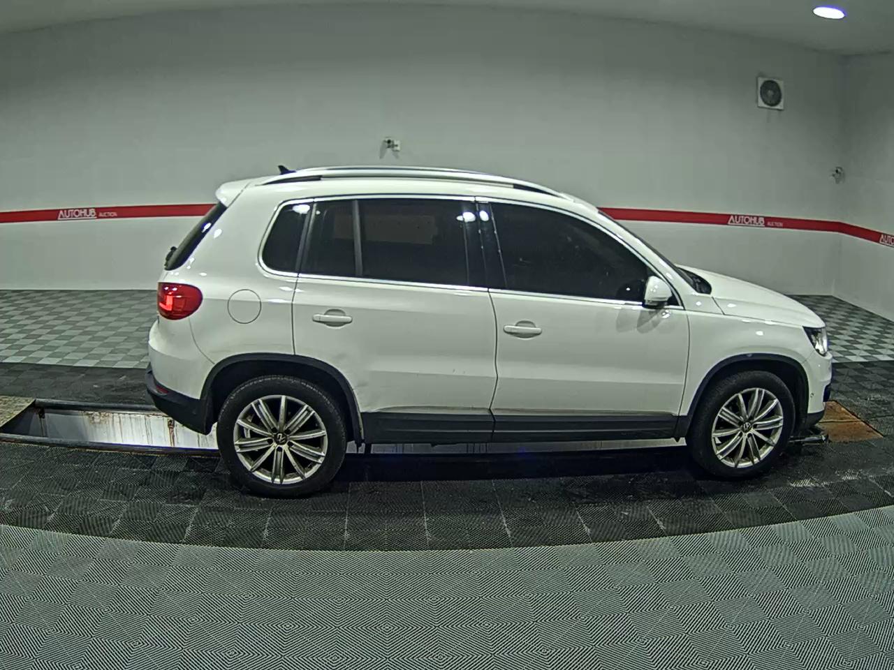 2012 - volkswagen tiguan