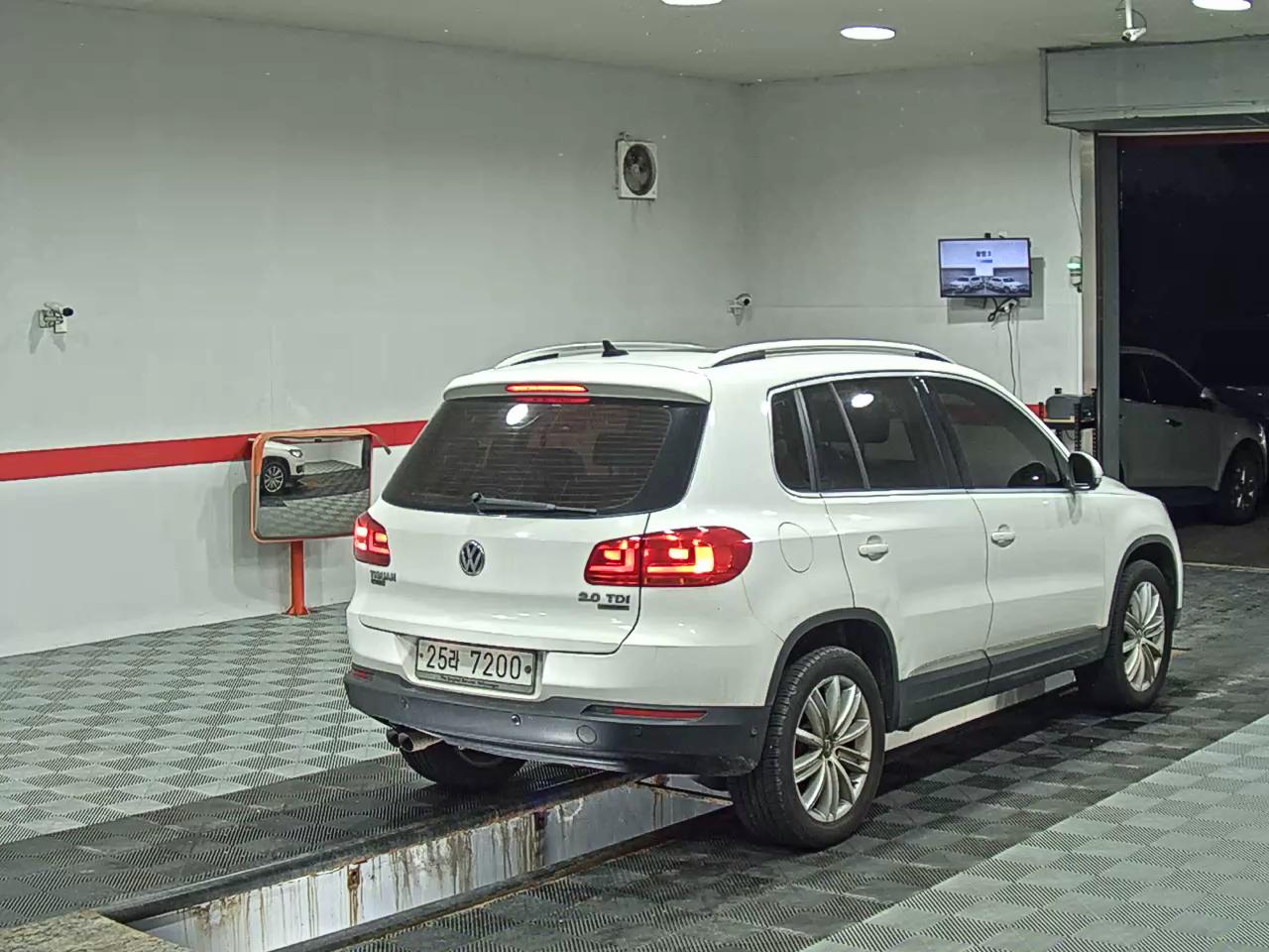 2012 - volkswagen tiguan