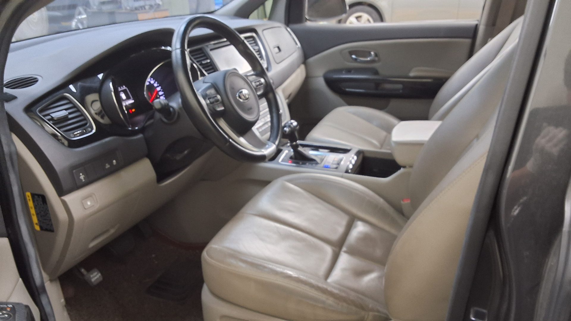 2016 - kia carnival