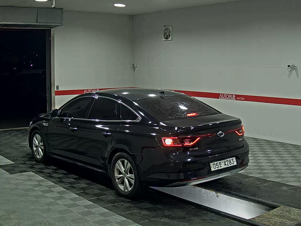 2016 - renault sm6