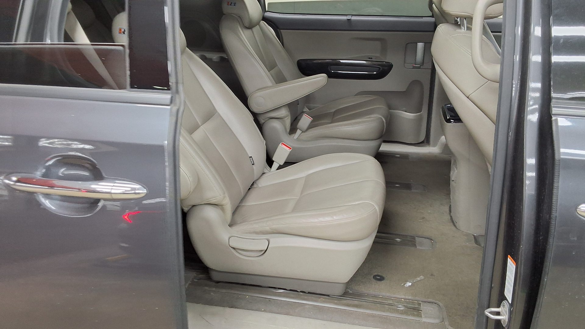 2016 - kia carnival