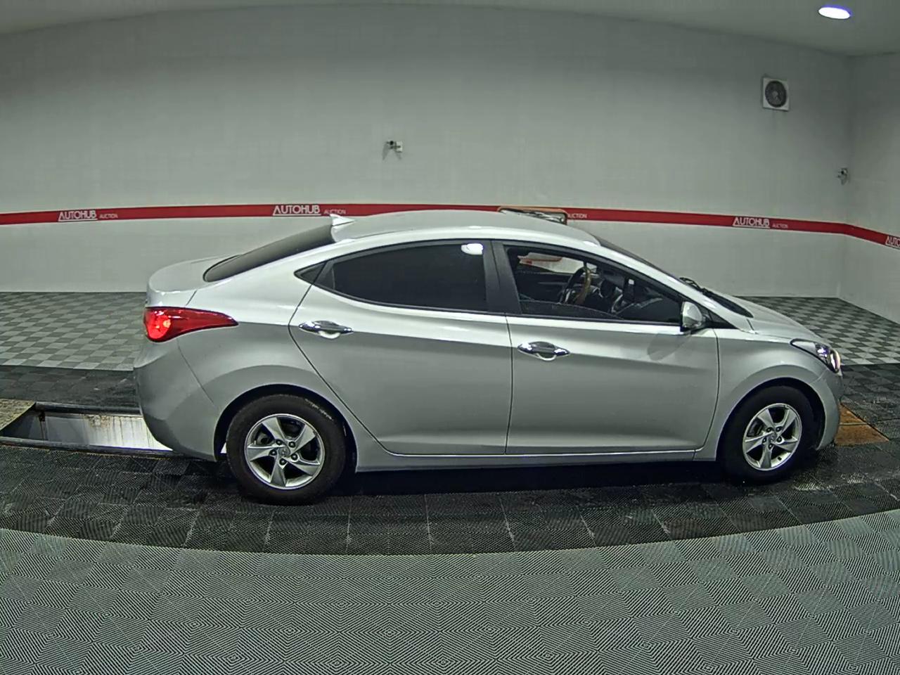 2011 - hyundai avante