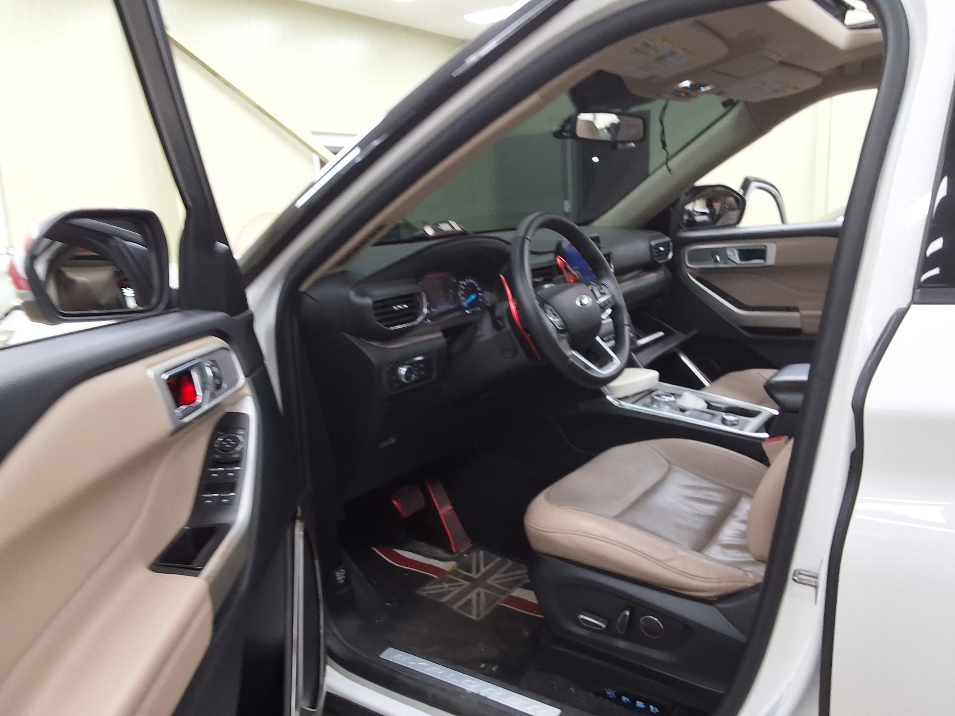 2020 - ford explorer