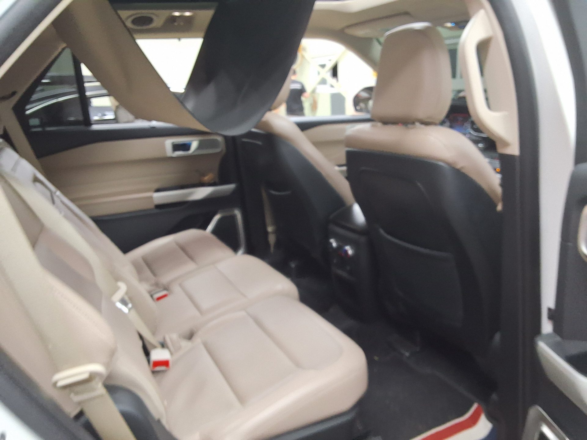 2020 - ford explorer