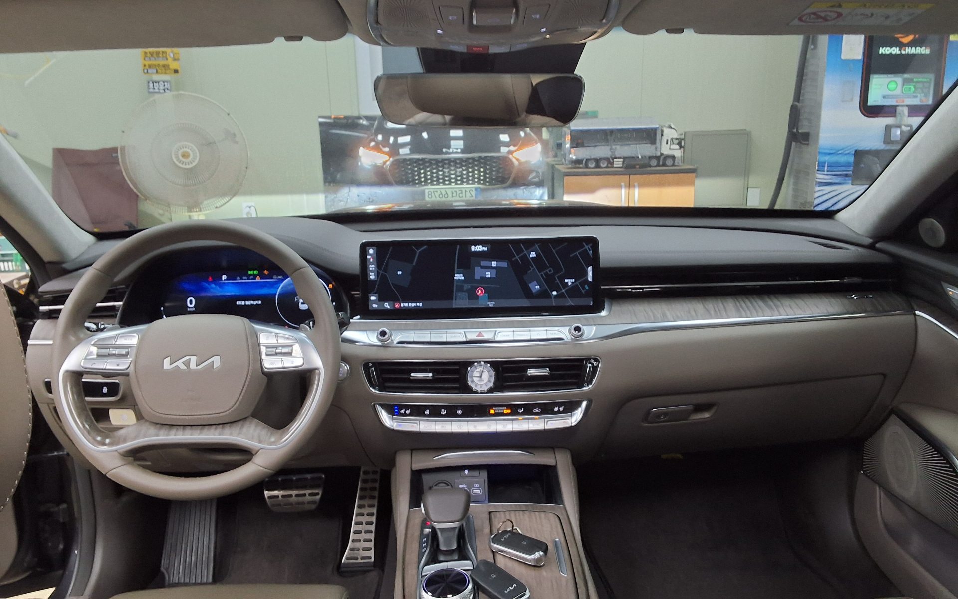 2023 - kia k9