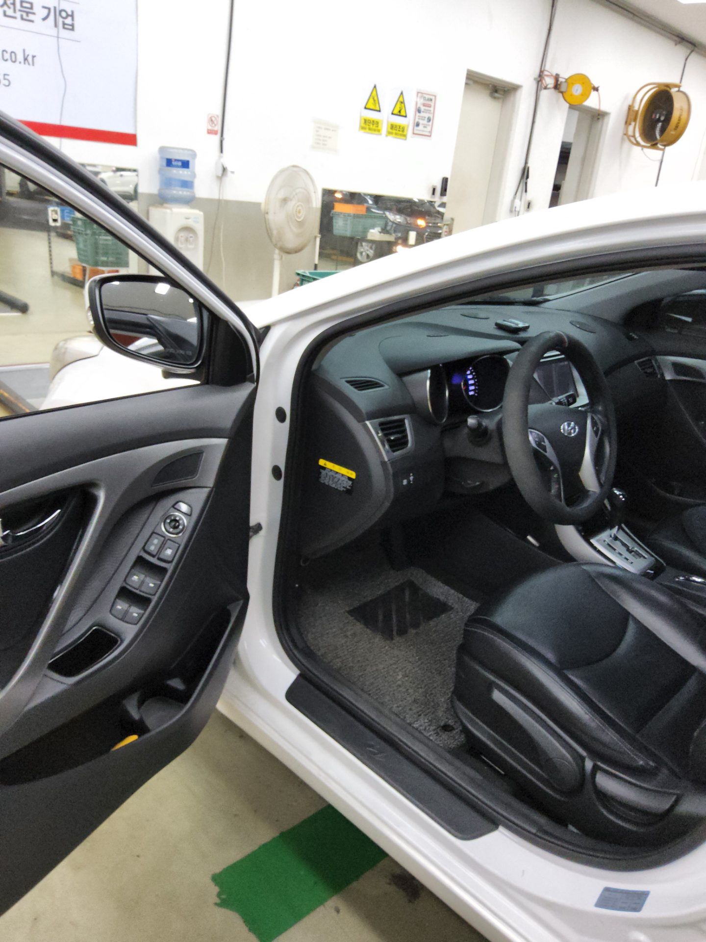 2012 - hyundai avante
