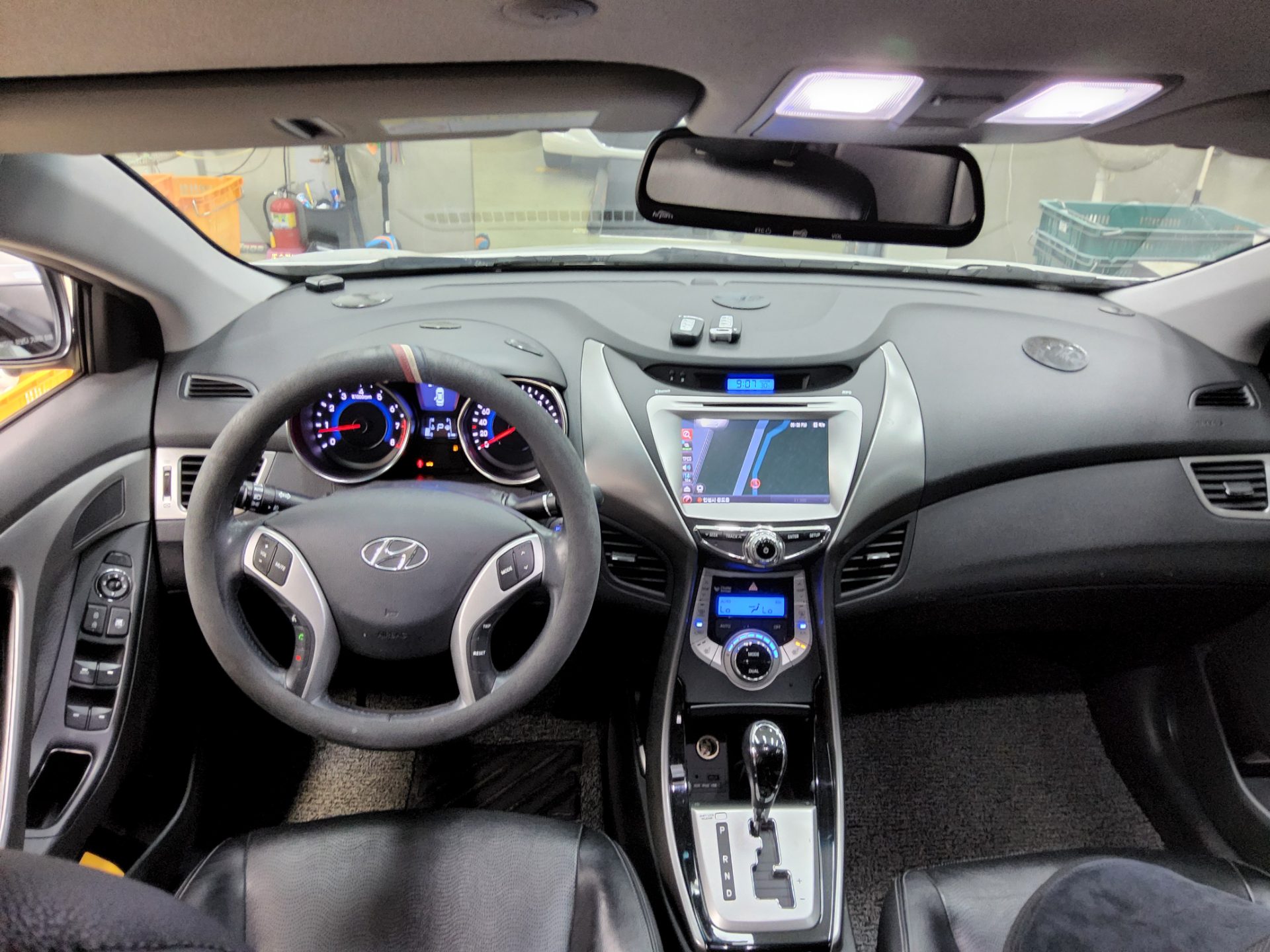 2012 - hyundai avante