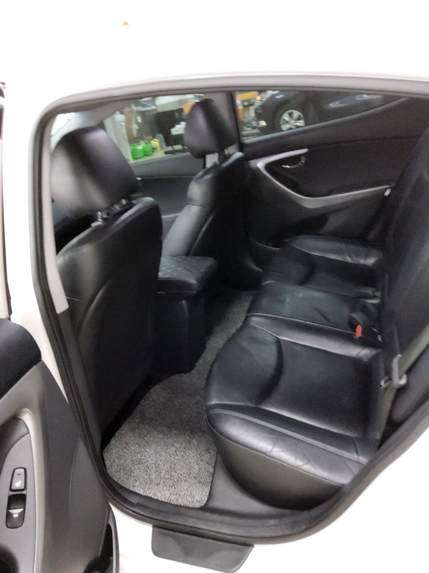 2012 - hyundai avante