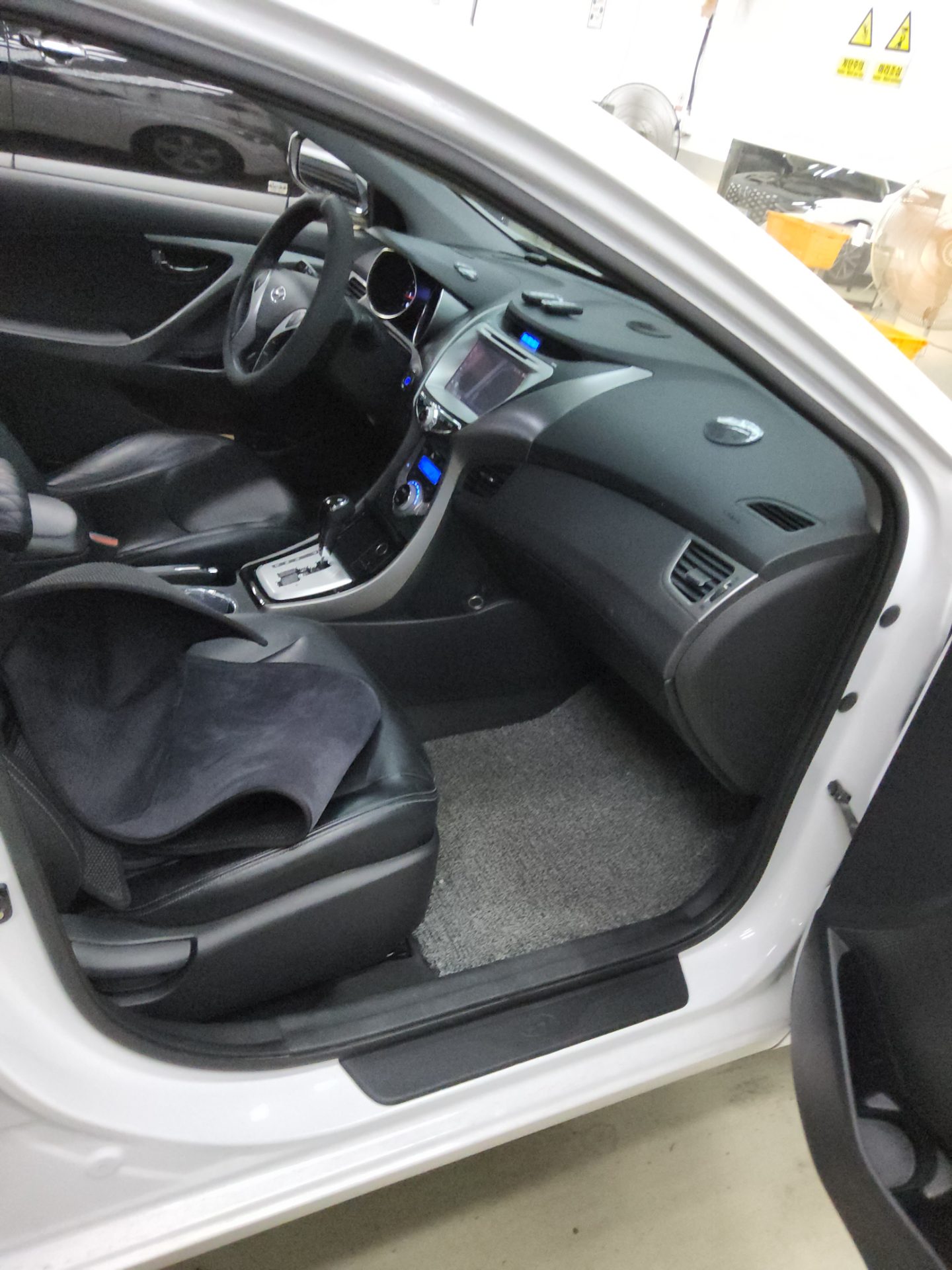 2012 - hyundai avante