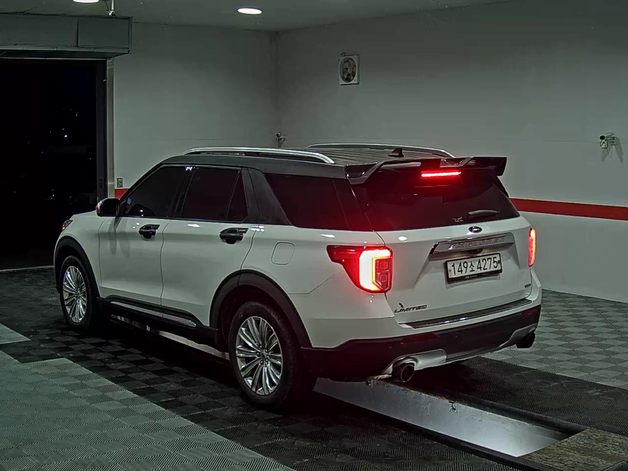 2020 - ford explorer
