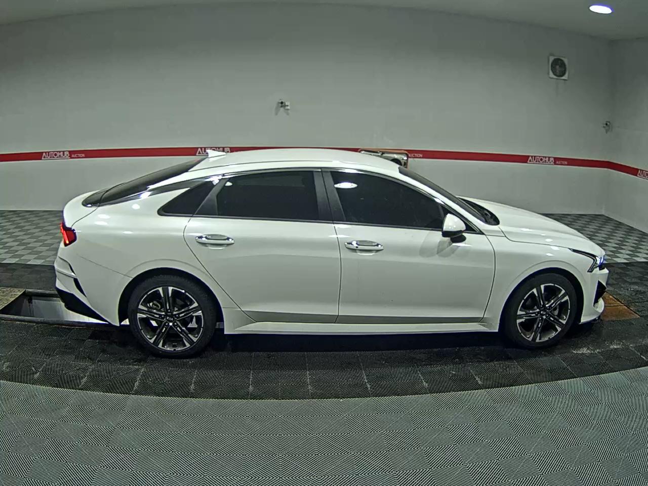 2021 - kia k5