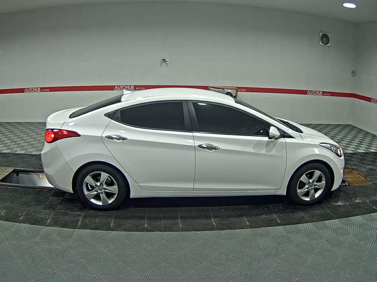 2012 - hyundai avante