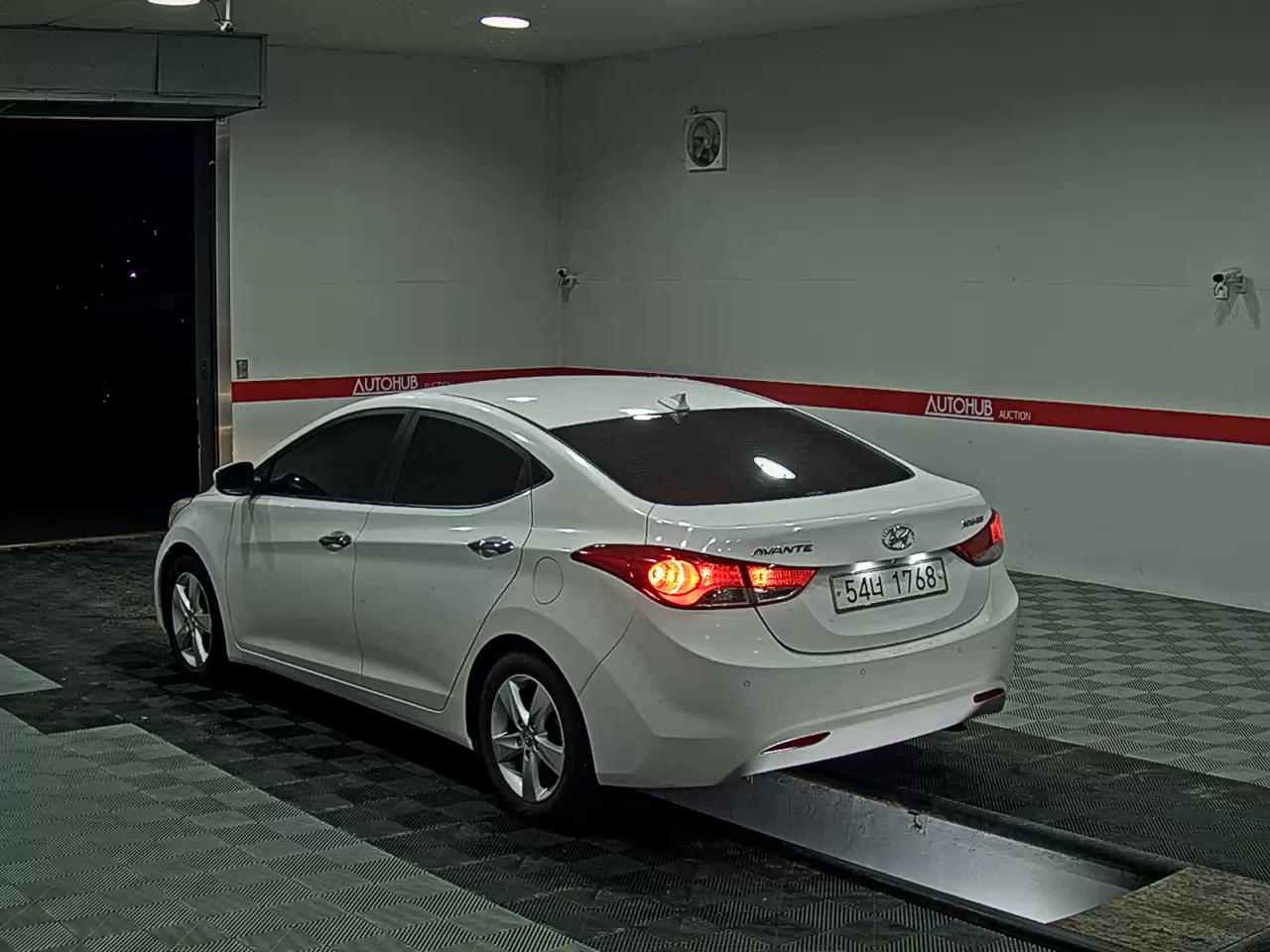 2012 - hyundai avante