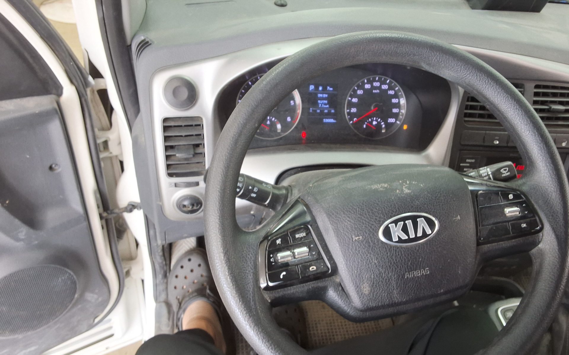 2022 - kia bongo