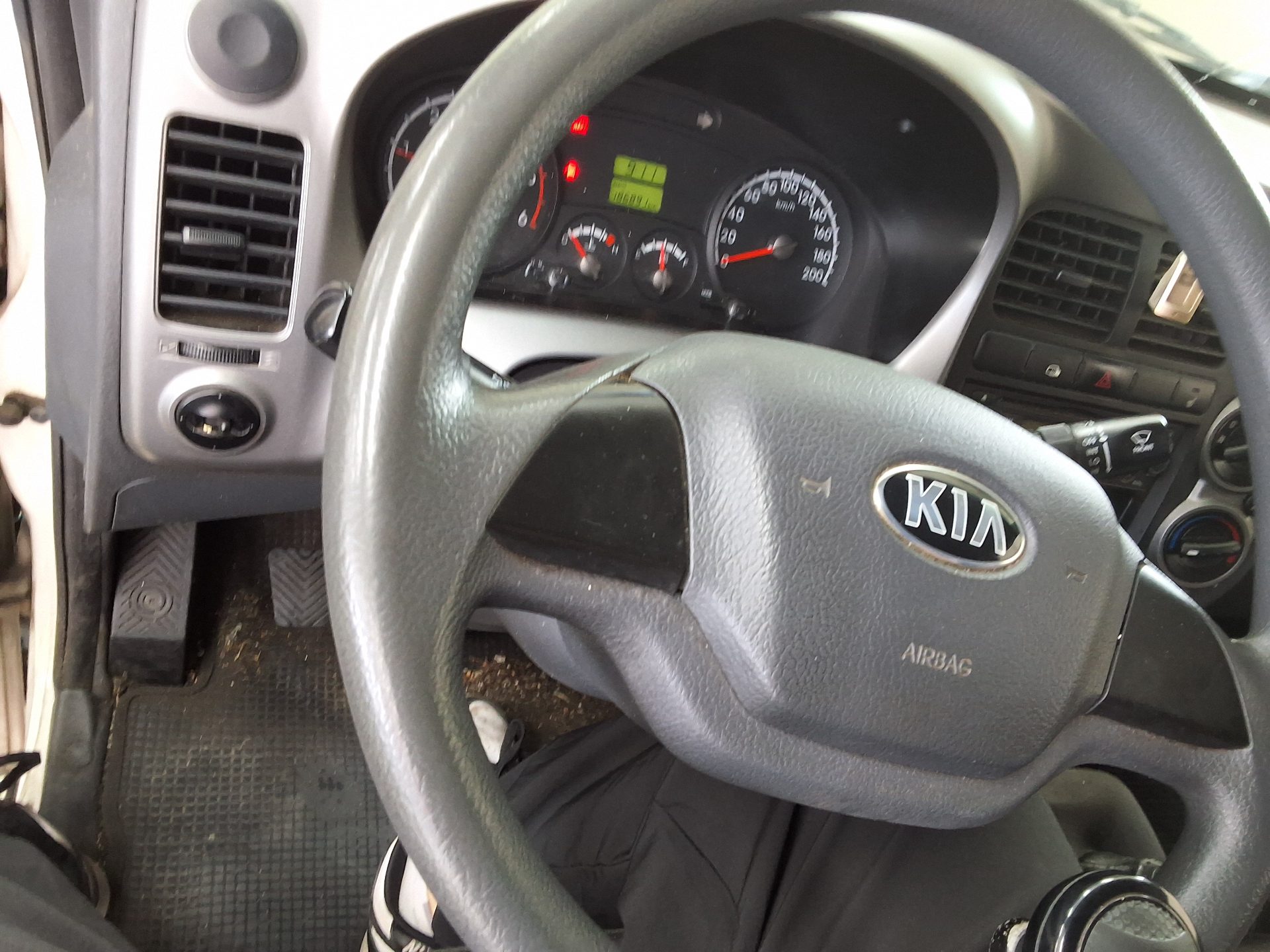 2016 - kia bongo