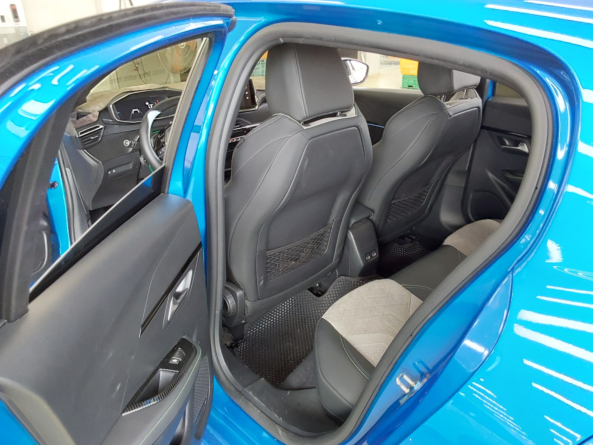 2021 - peugeot 208