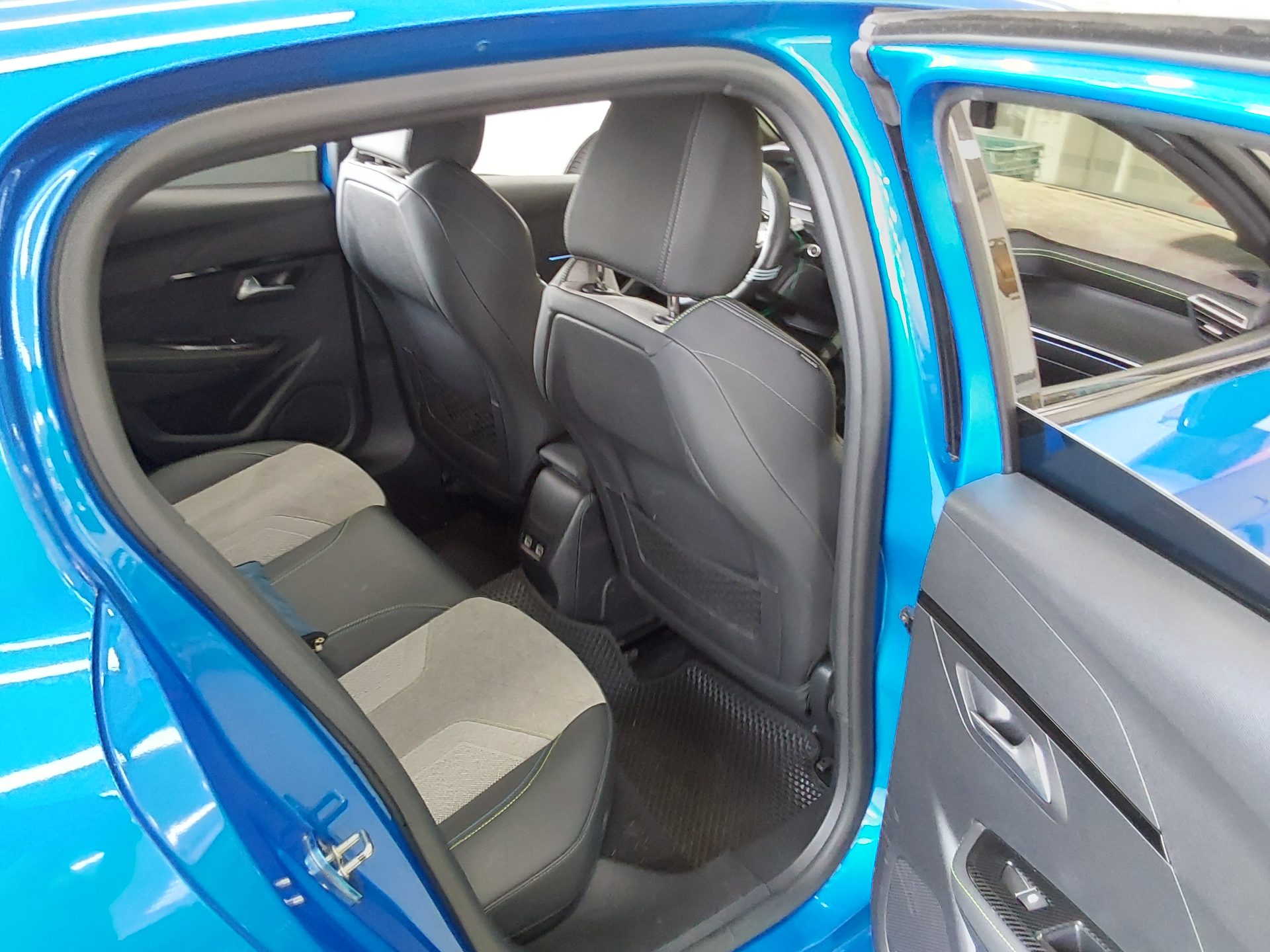 2021 - peugeot 208