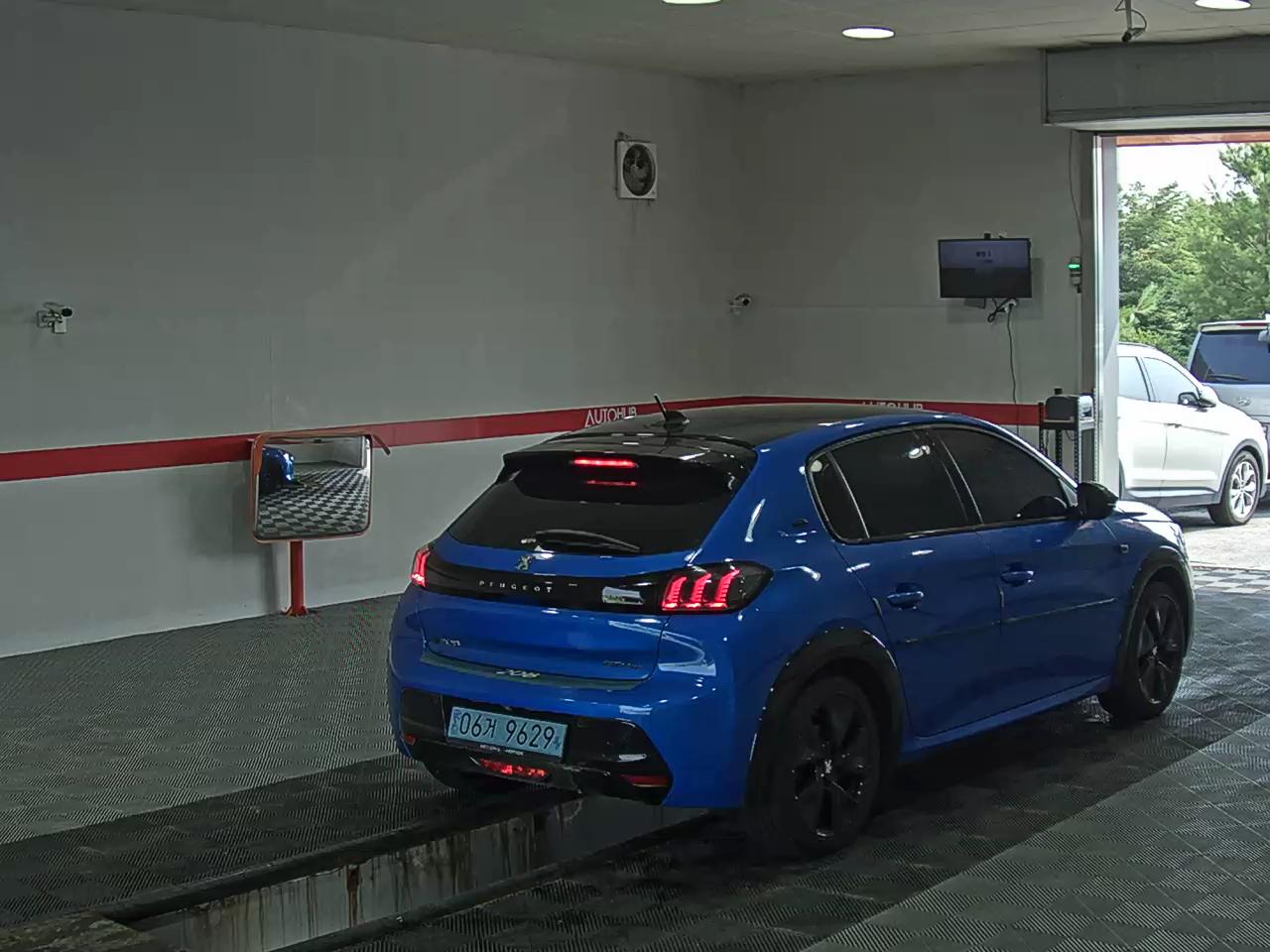 2021 - peugeot 208