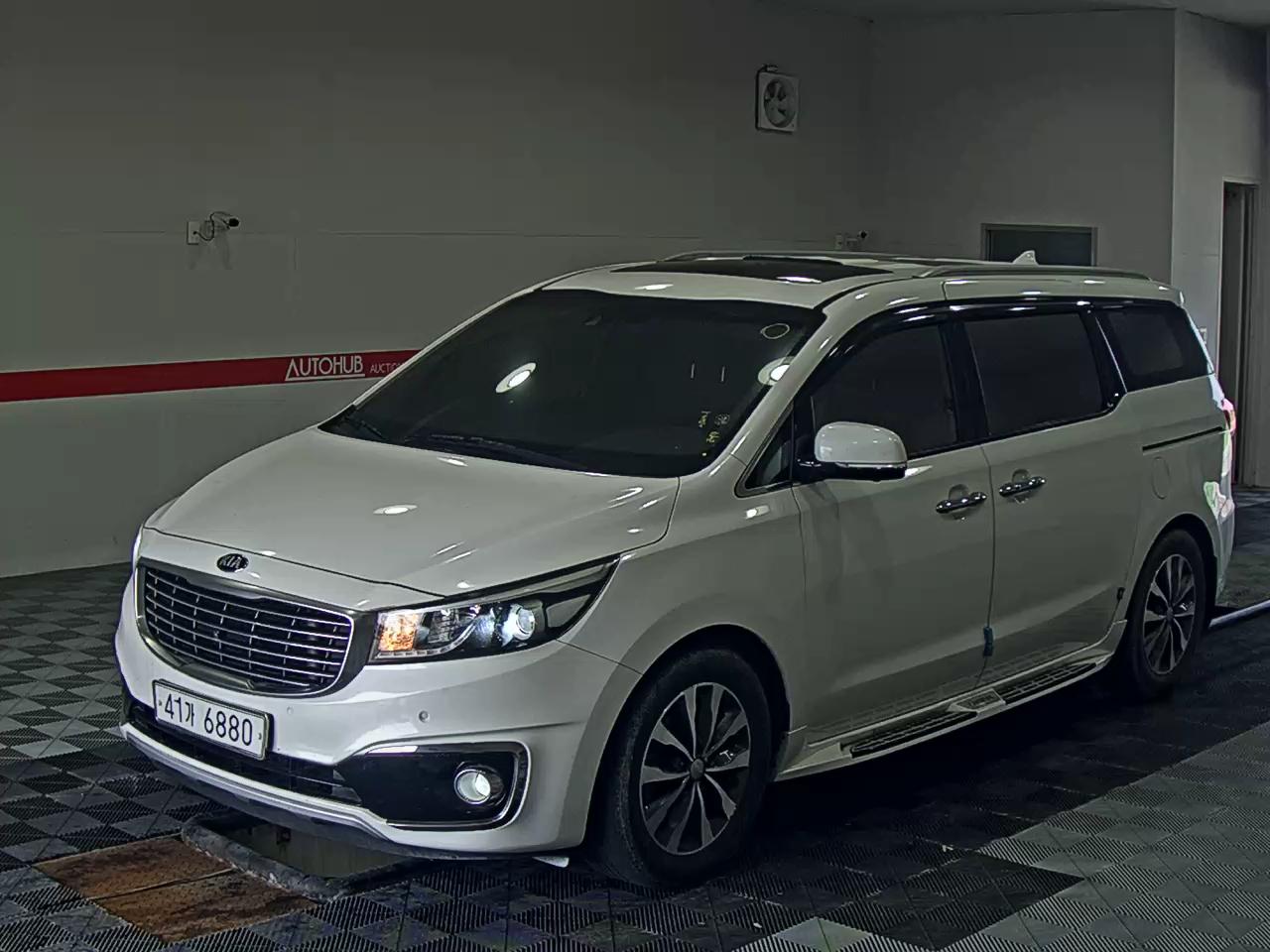 KIA CARNIVAL
