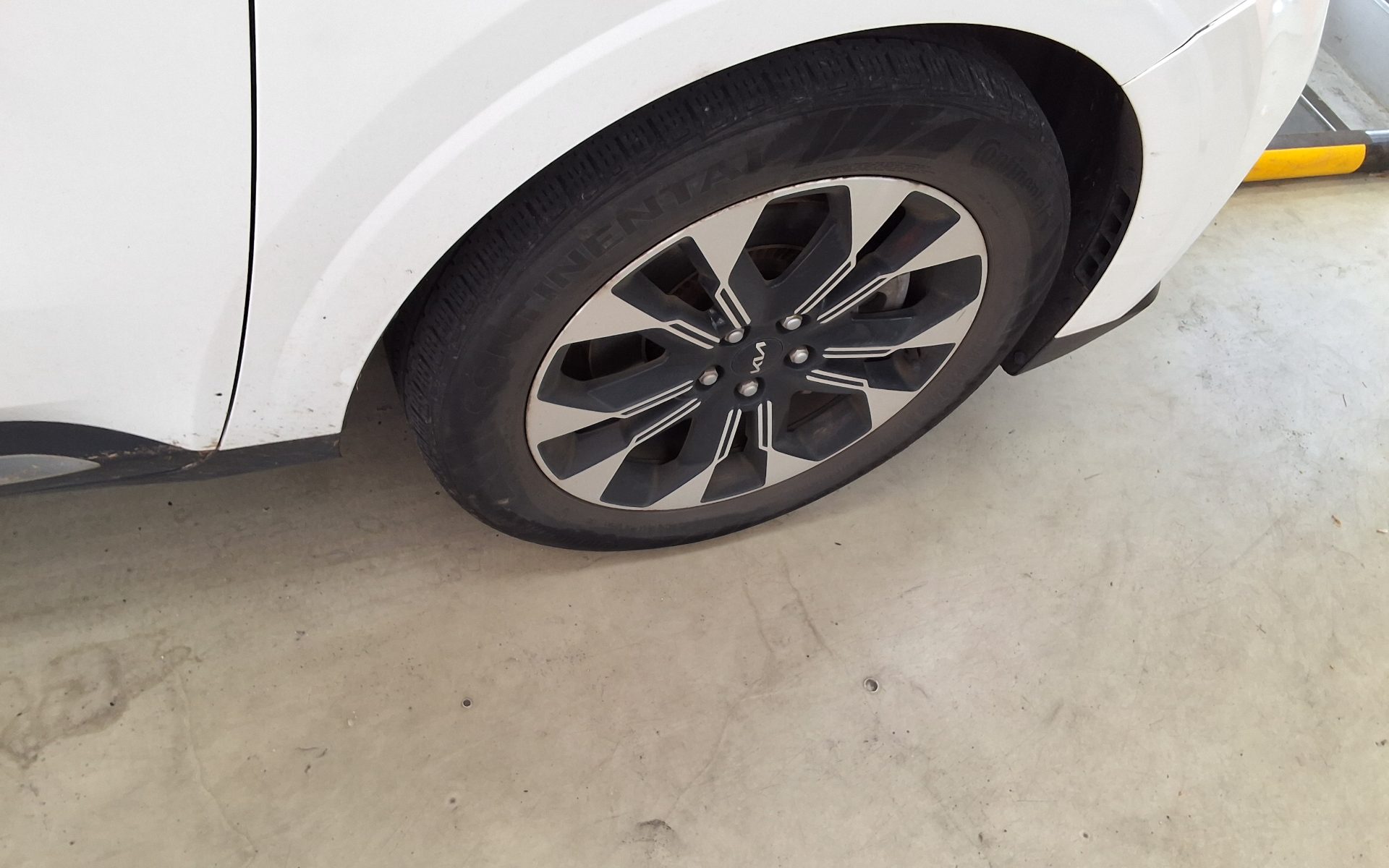 2023 - kia carnival
