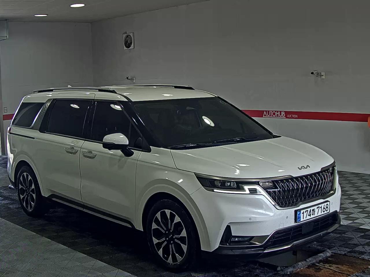 2023 - kia carnival