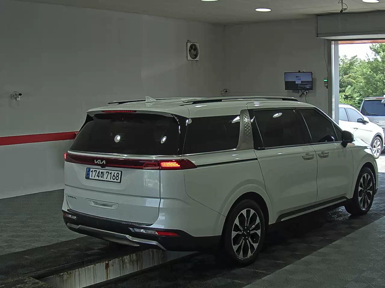 2023 - kia carnival