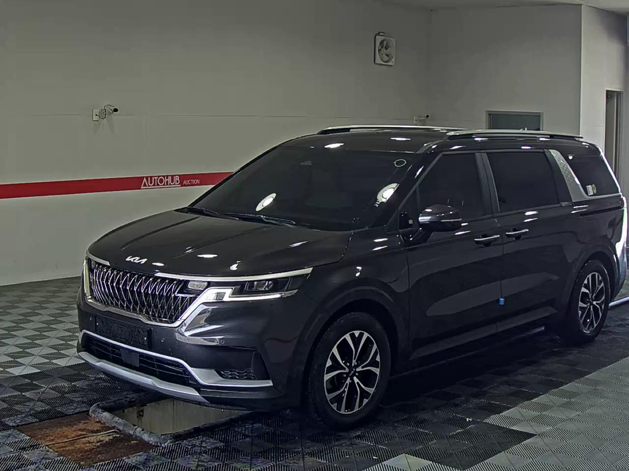 2023 - kia carnival
