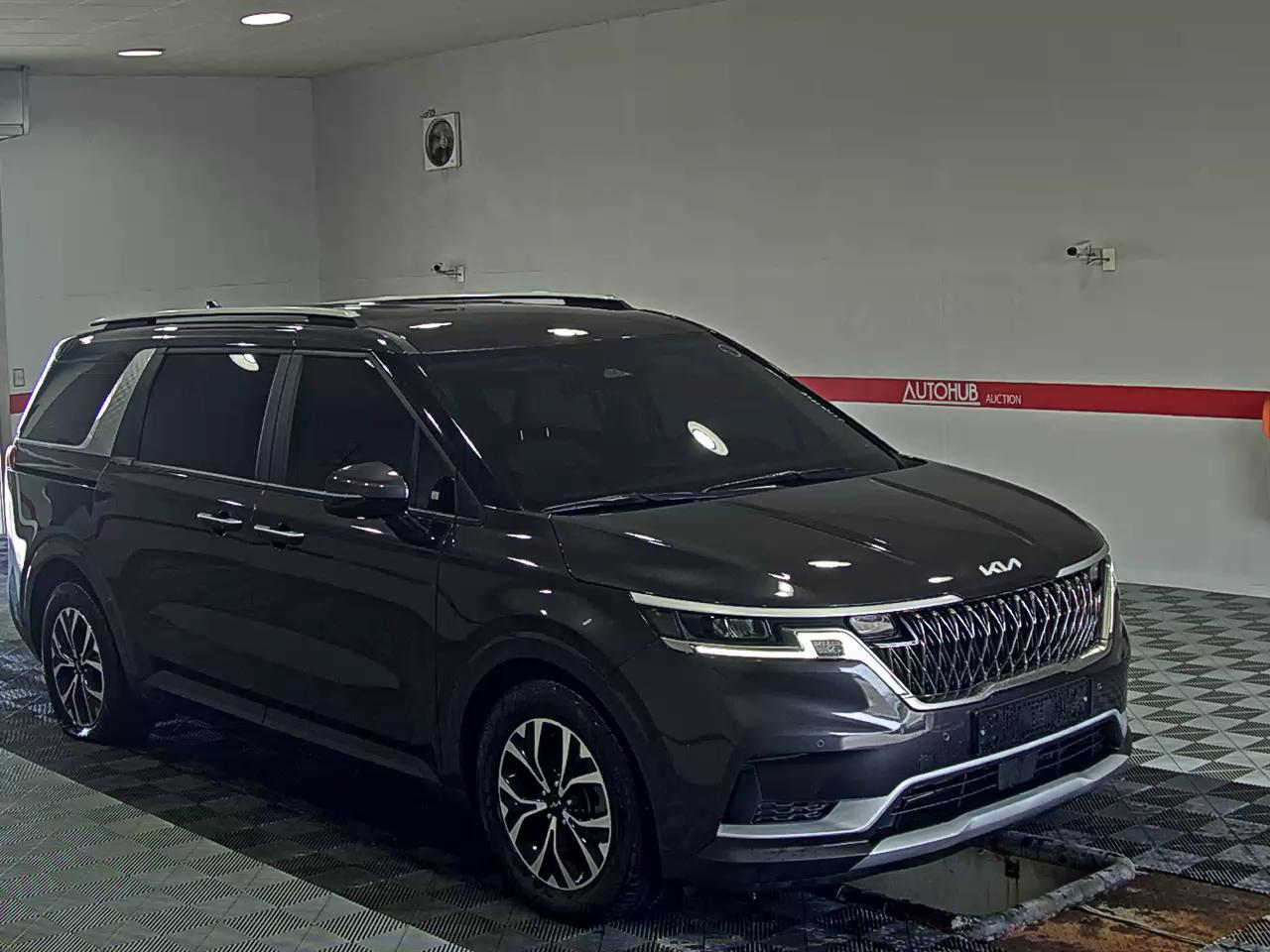 2023 - kia carnival
