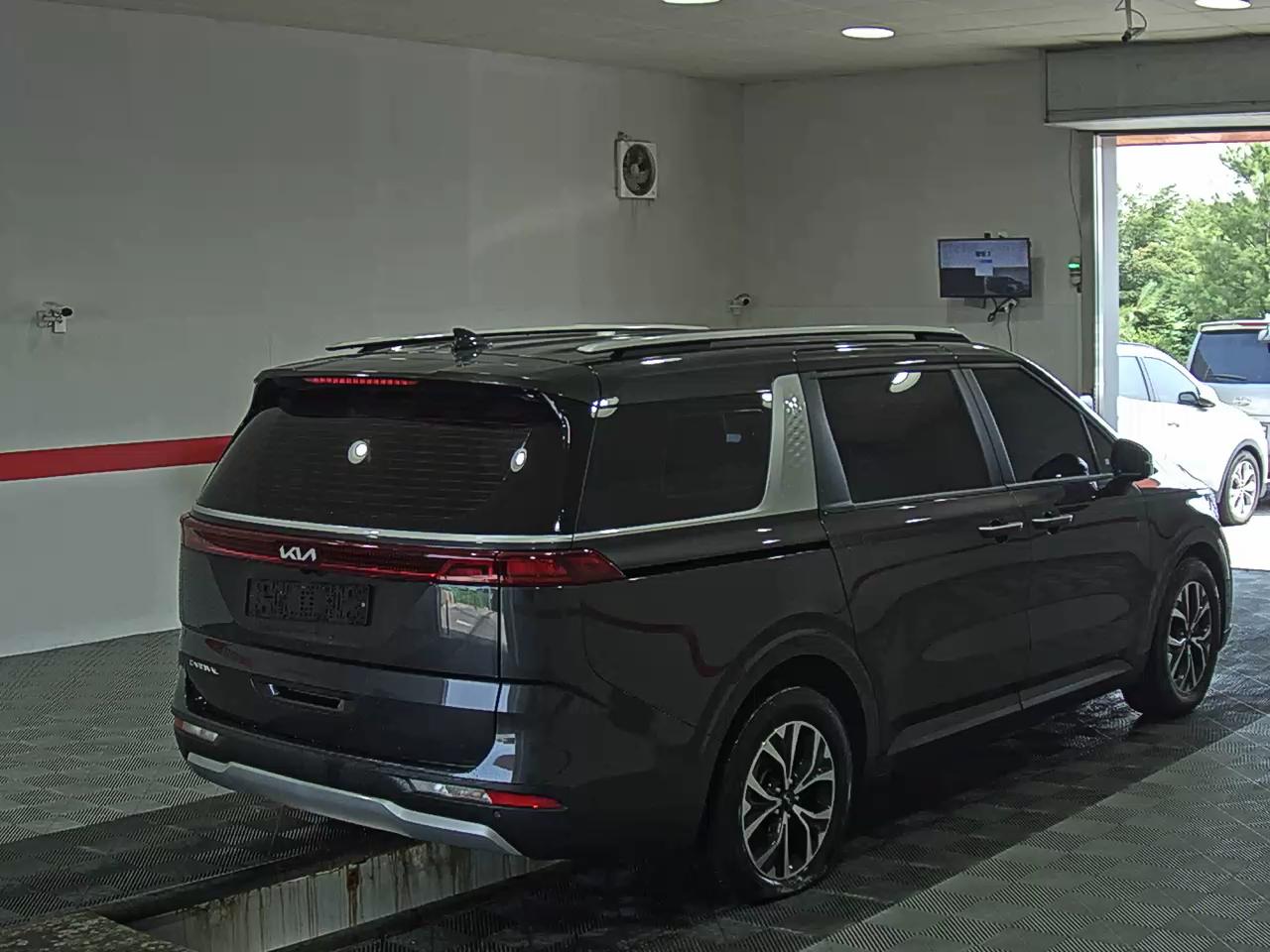 2023 - kia carnival