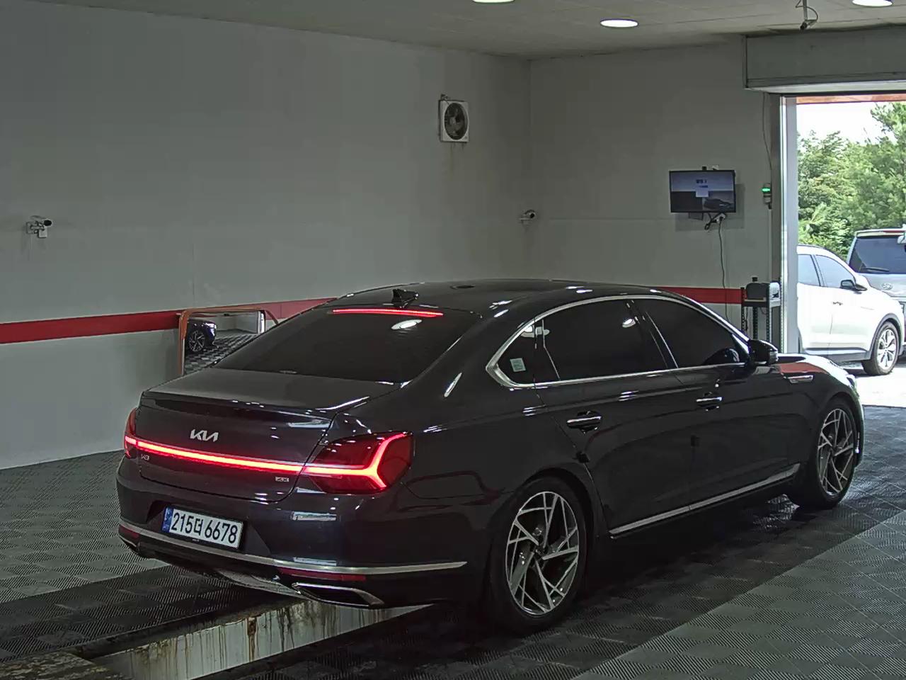 2023 - kia k9