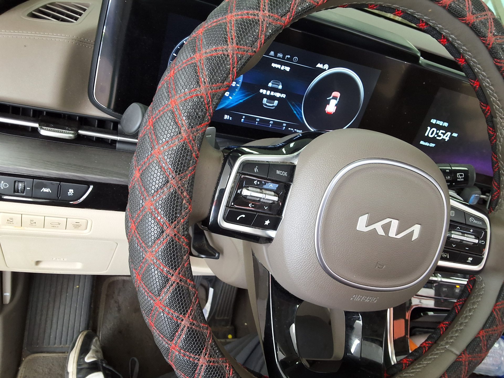 2023 - kia carnival
