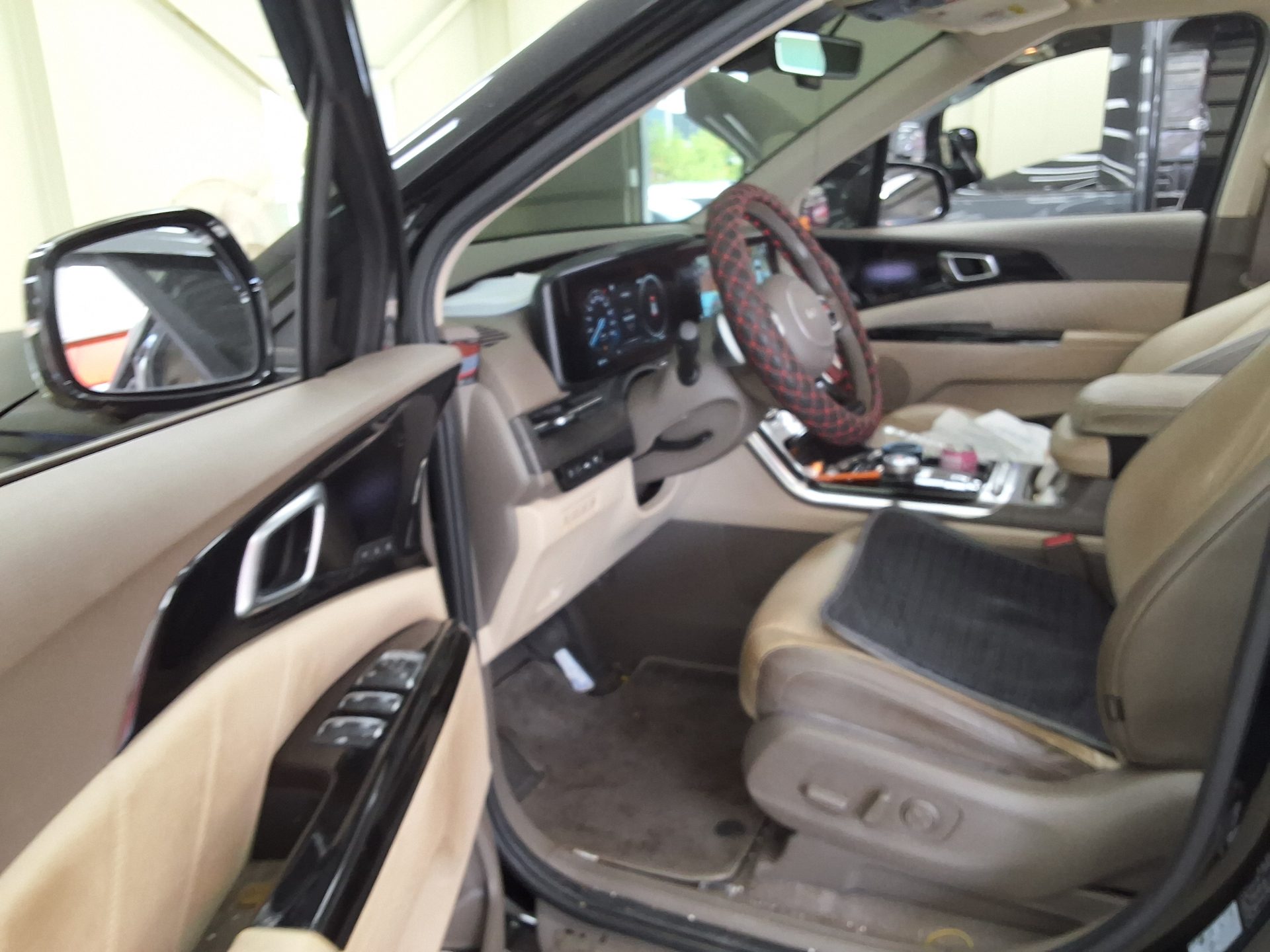 2023 - kia carnival
