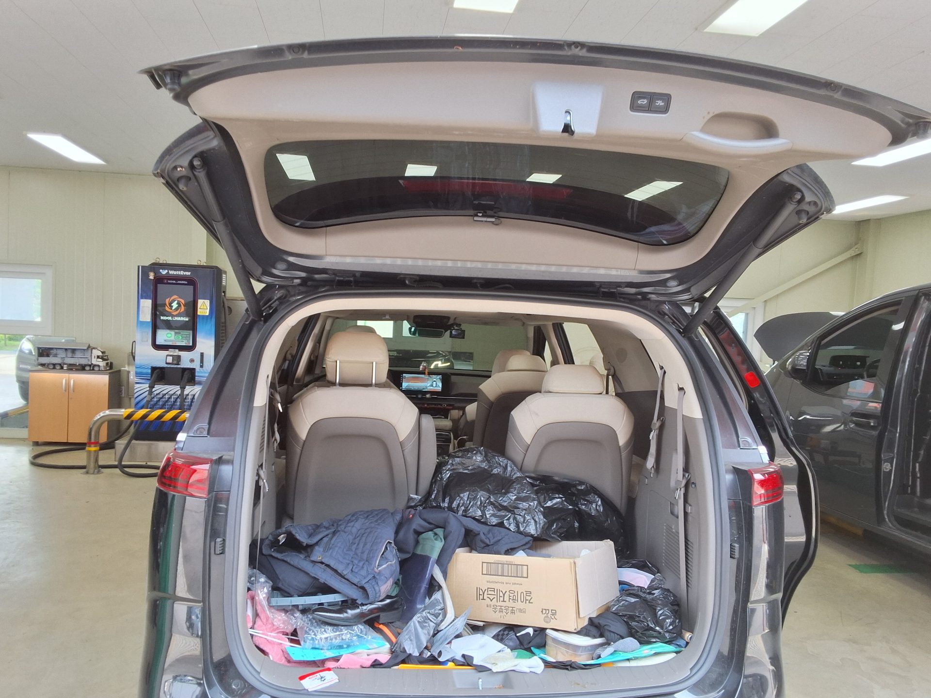 2023 - kia carnival