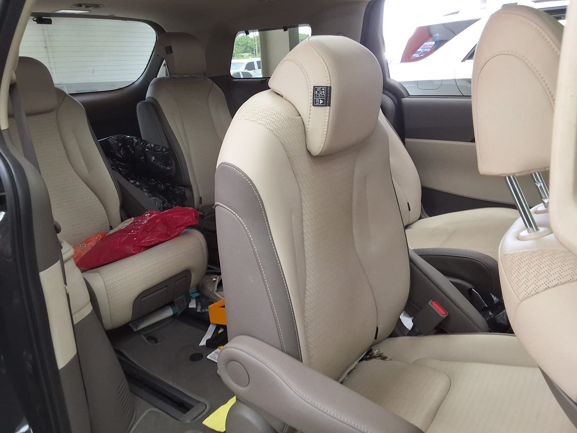 2023 - kia carnival