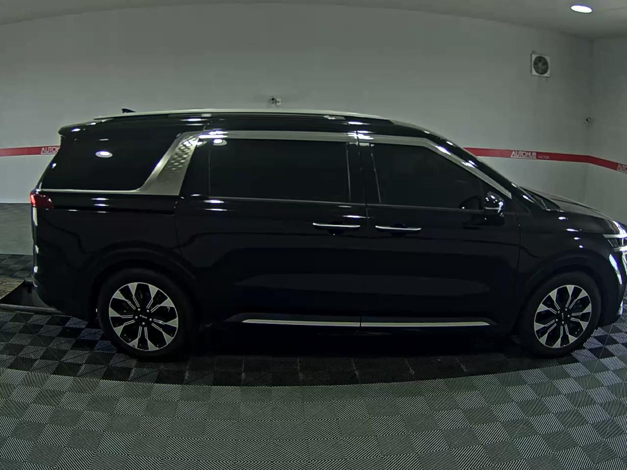 2023 - kia carnival