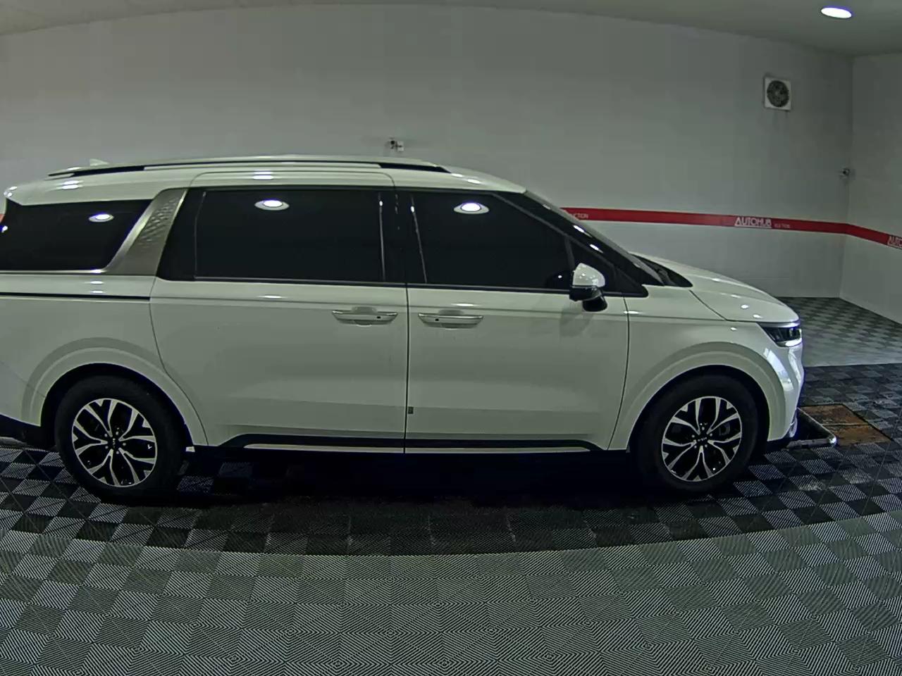 2023 - kia carnival
