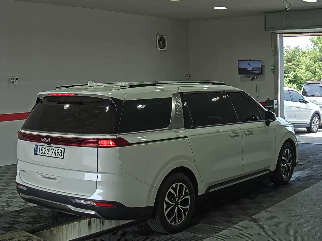 2023 - kia carnival