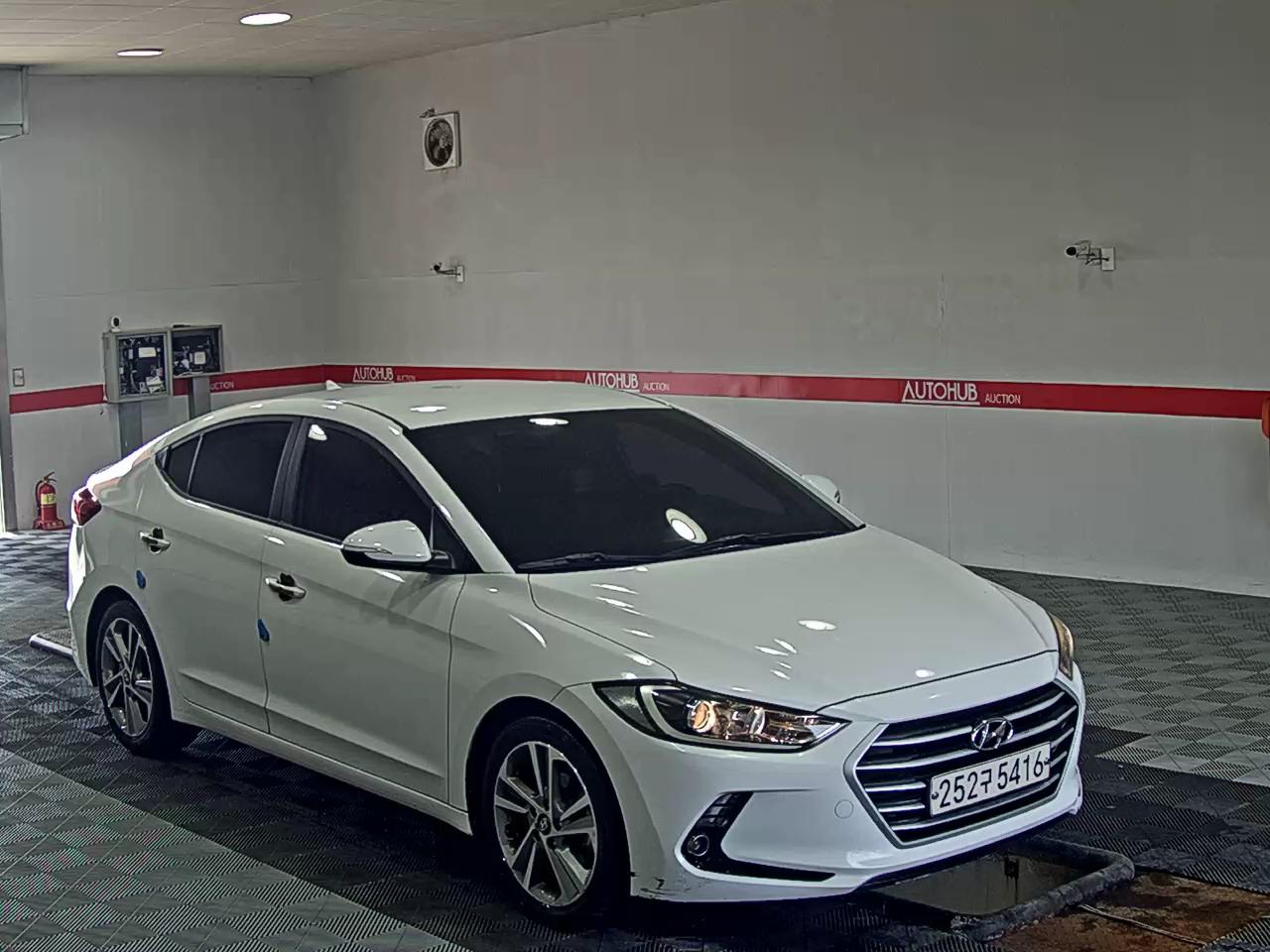 2018 - hyundai avante