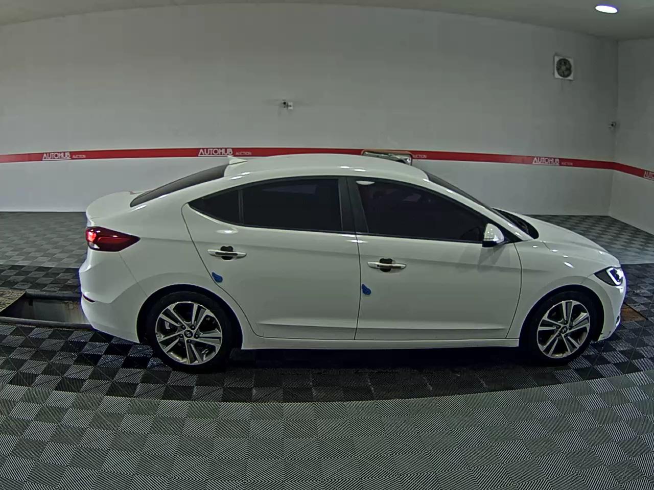 2018 - hyundai avante