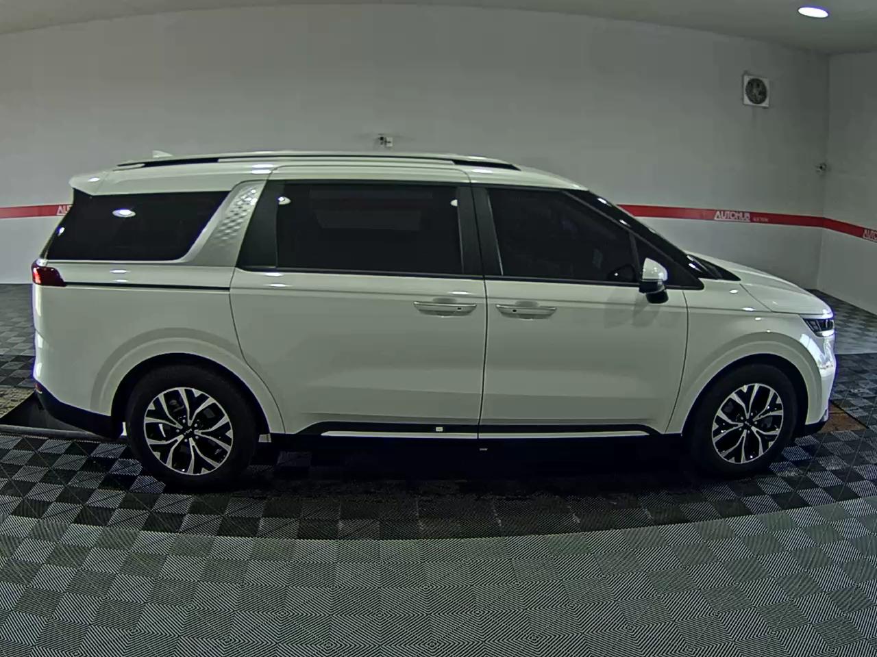 2023 - kia carnival