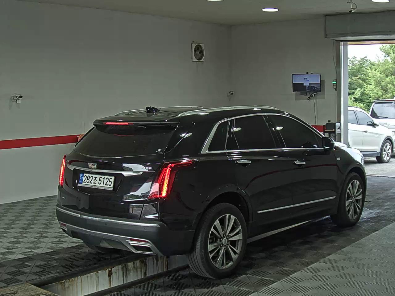 2020 - cadillac xt5