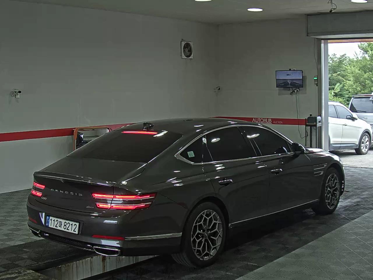 2022 - genesis g80
